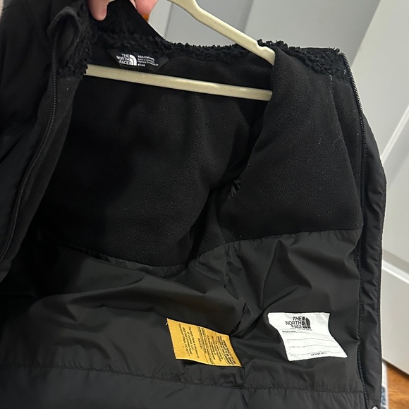 The North Face Classic Black Insulated Jacket - Picture 3 of 4